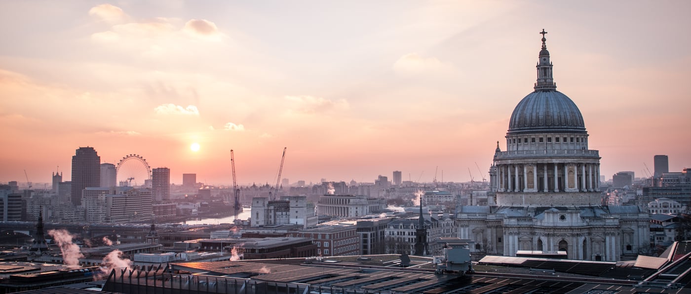 The grand edifices of St. Paul's Cathedral revive Roman tradition of using domes and columns
