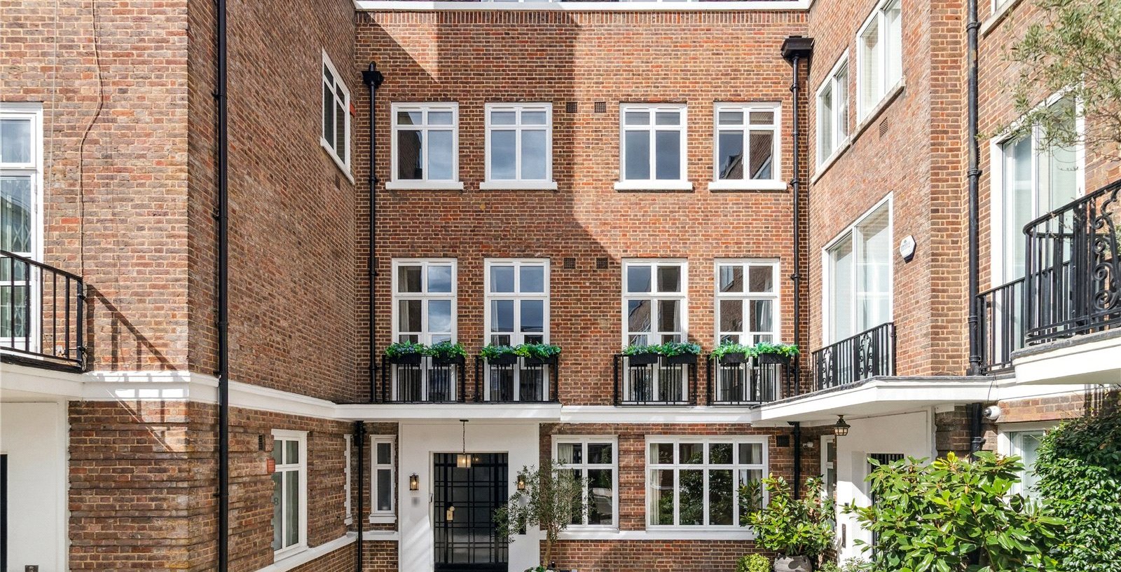 Gloucester Square, London, W2 - Picture 20