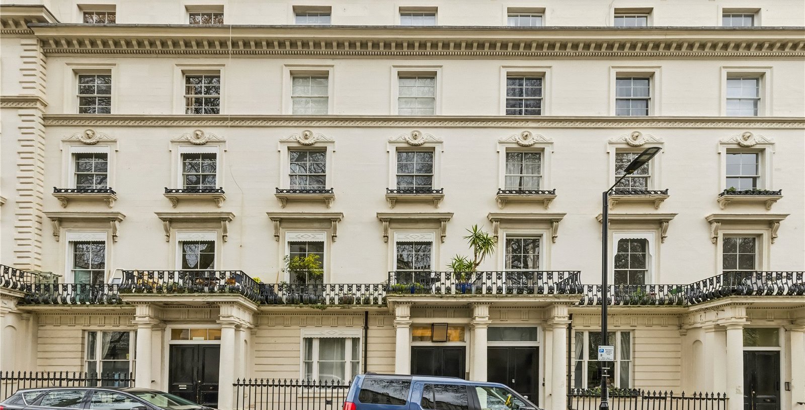 Porchester Square, London, W2 - Picture 1