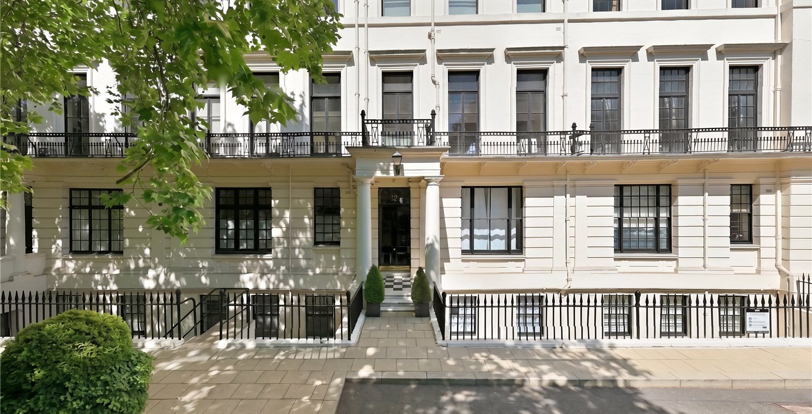 Hyde Park Gardens, London, W2 - Picture 2