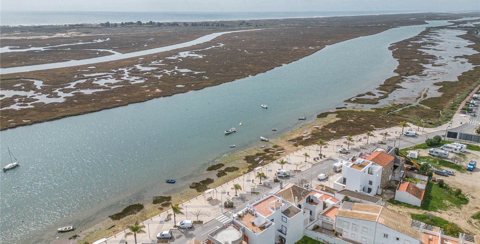 Cluttons Algarve