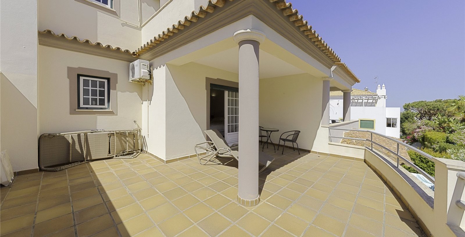 Cluttons Algarve