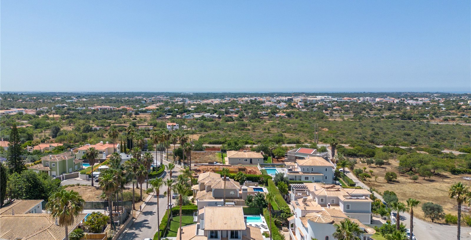 Cluttons Algarve
