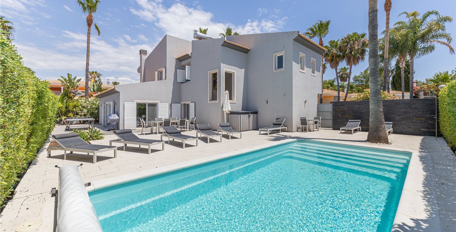 Cluttons Algarve