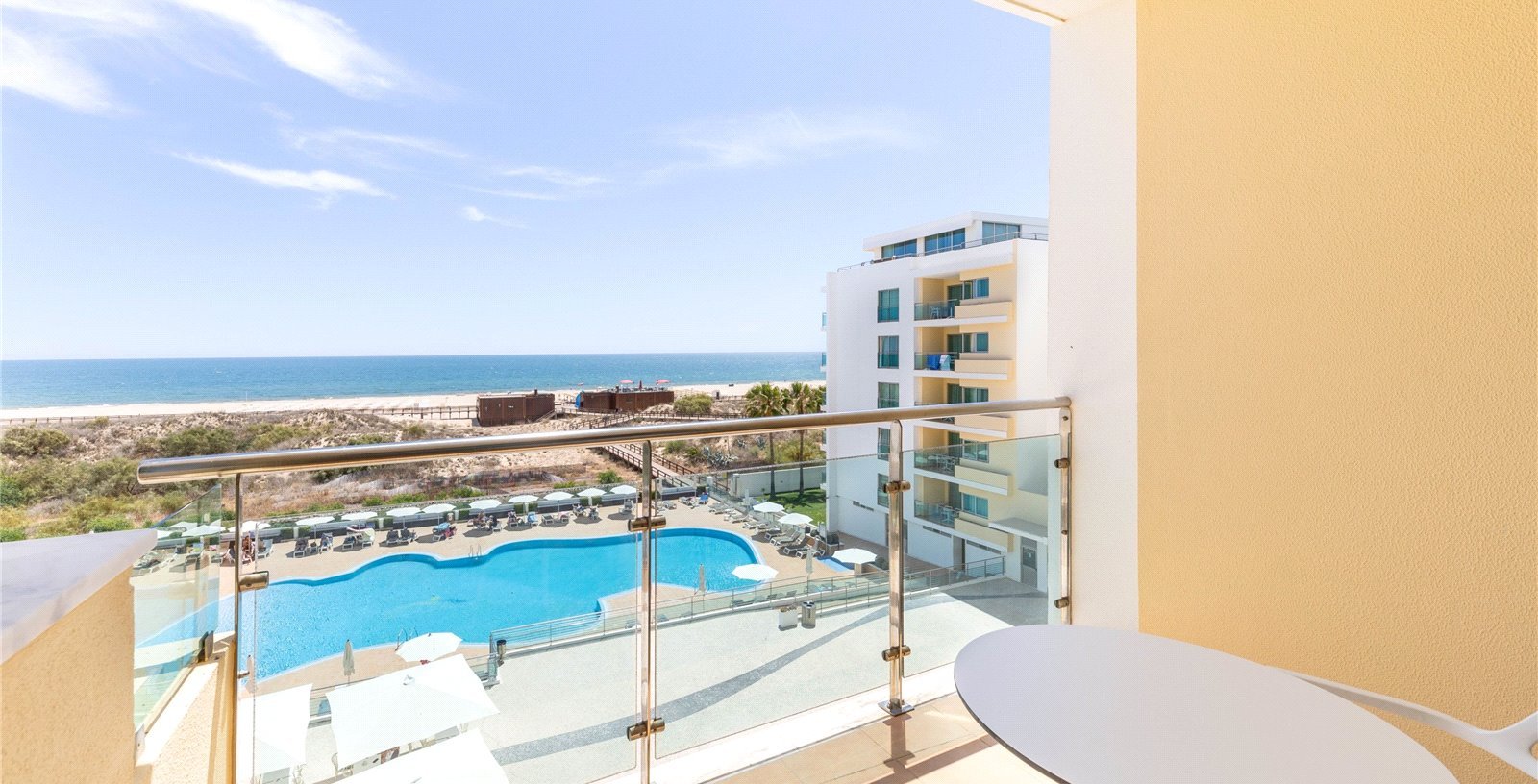 Cluttons Algarve