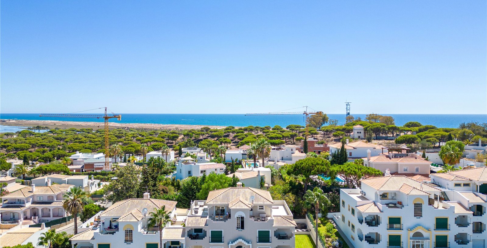 Cluttons-Algarve