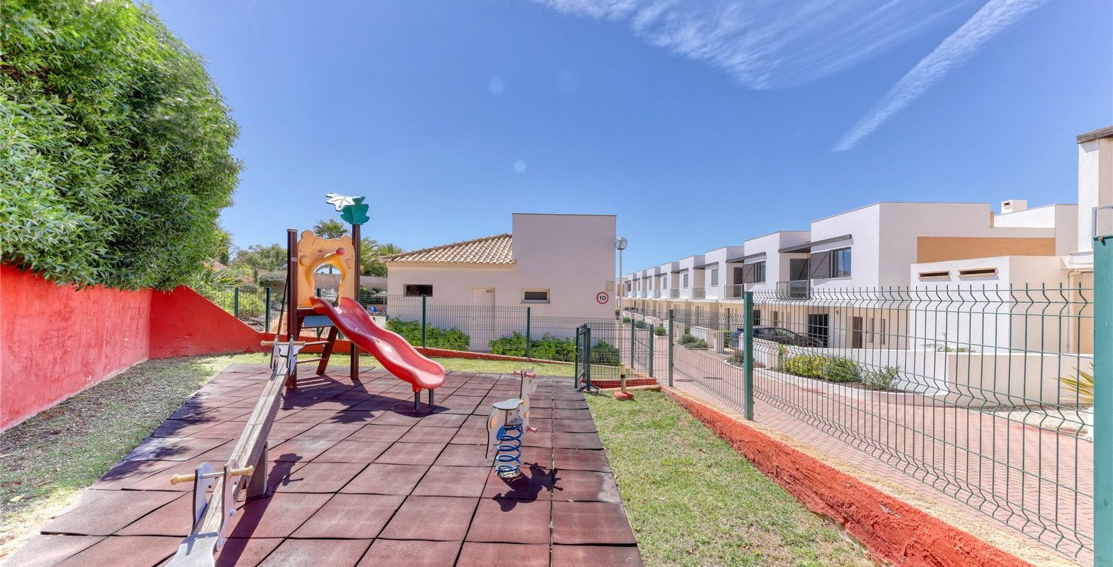 Cluttons-Algarve