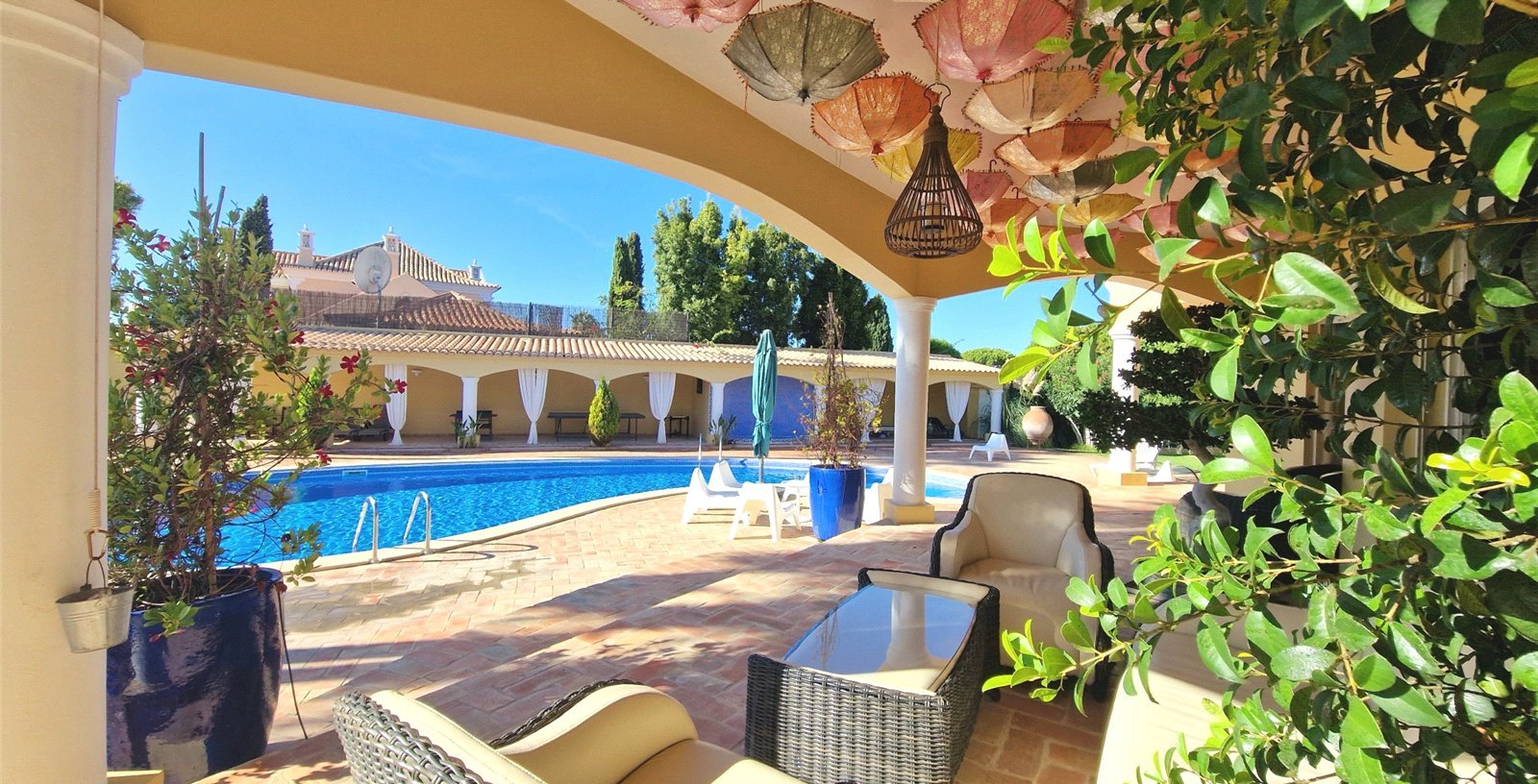 Cluttons-Algarve