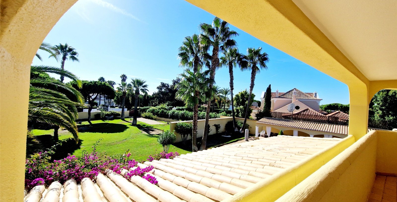 Cluttons-Algarve
