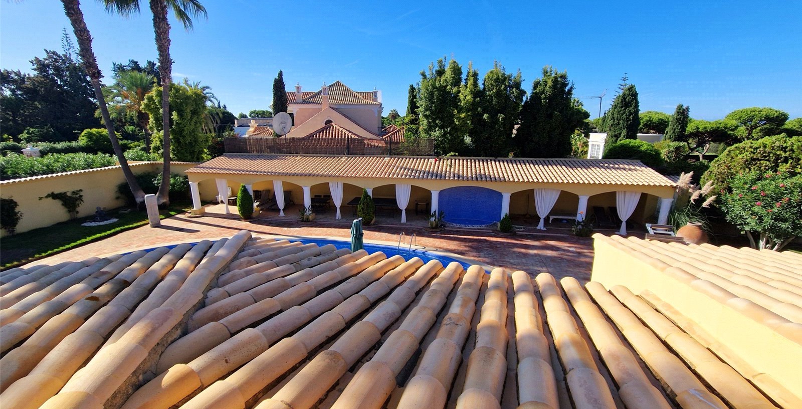 Cluttons-Algarve