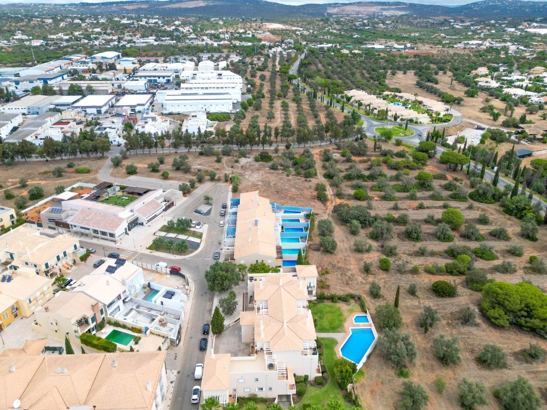 Cluttons-Algarve