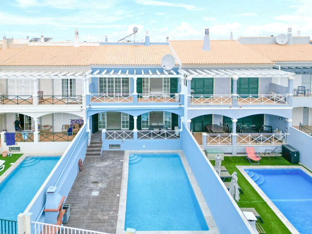Cluttons-Algarve