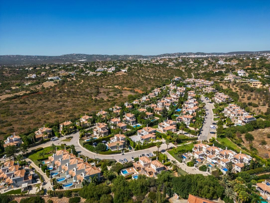 Cluttons-Algarve