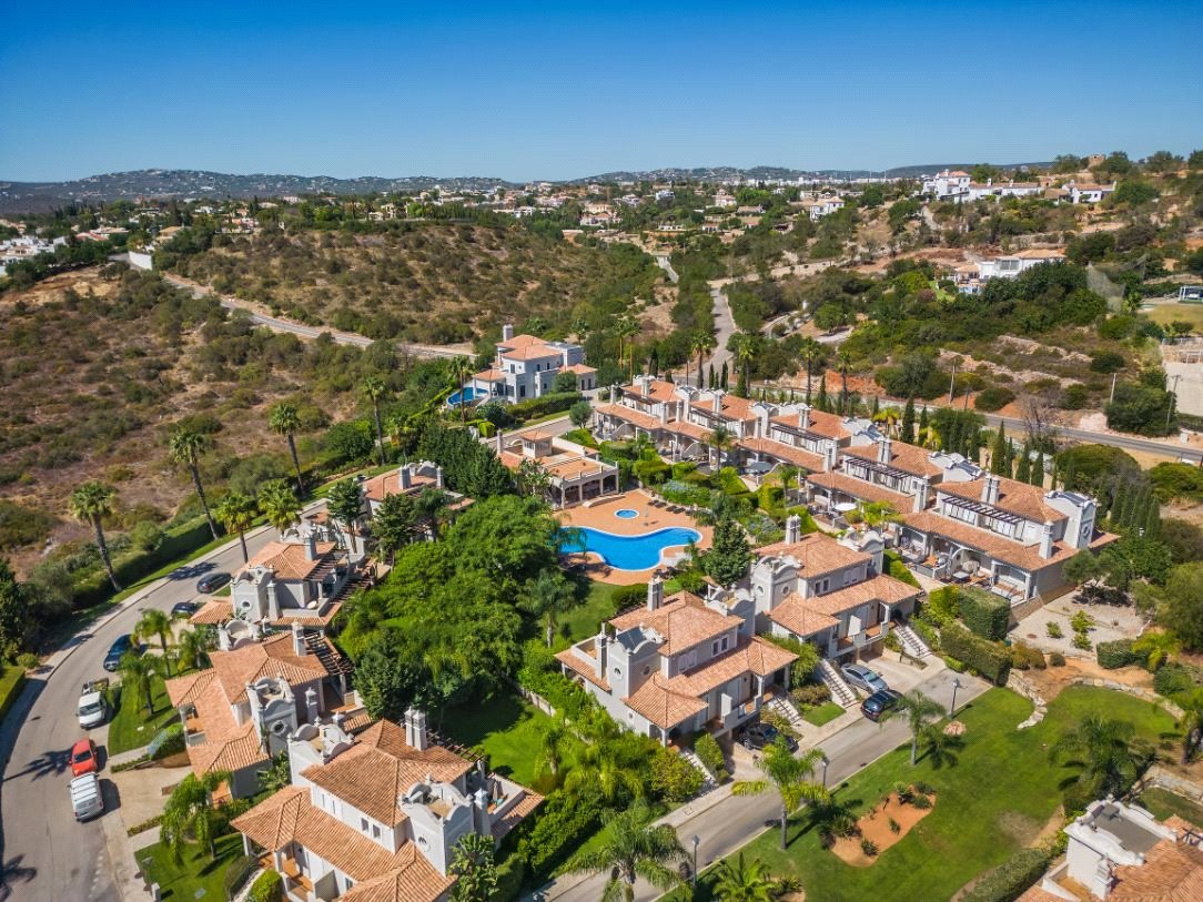 Cluttons-Algarve