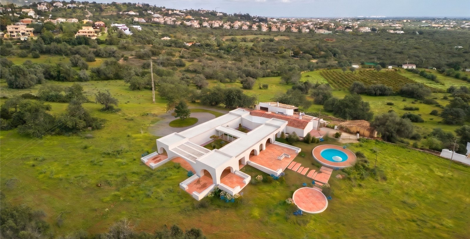 Poço de Amoreira, Almancil, Algarve, Portugal - Picture 1