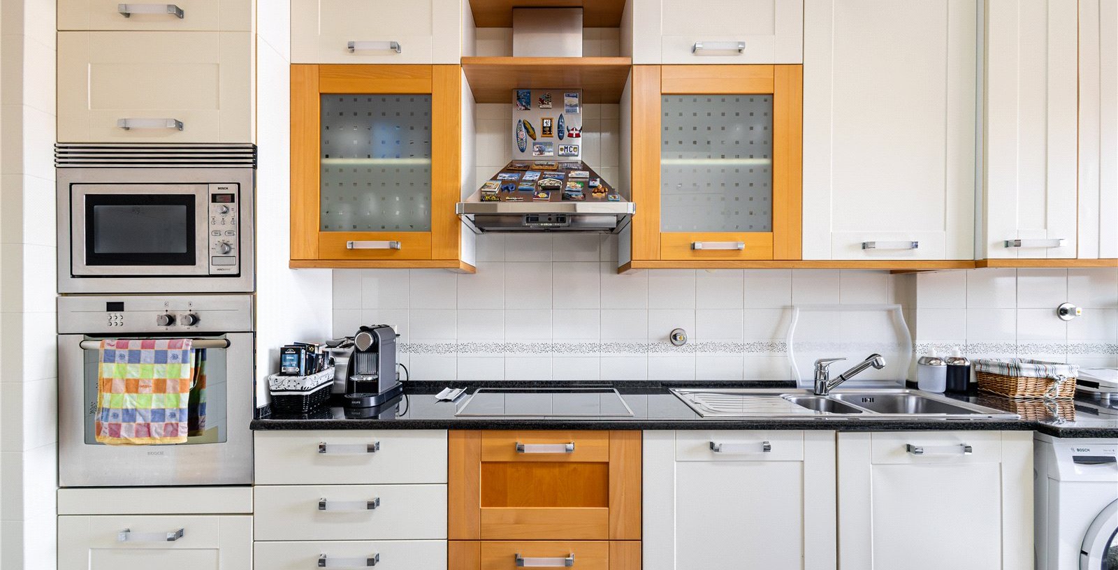 T4 Flat In Areeiro, Lisbon, Portugal, 1070-034, Portugal - Picture 11