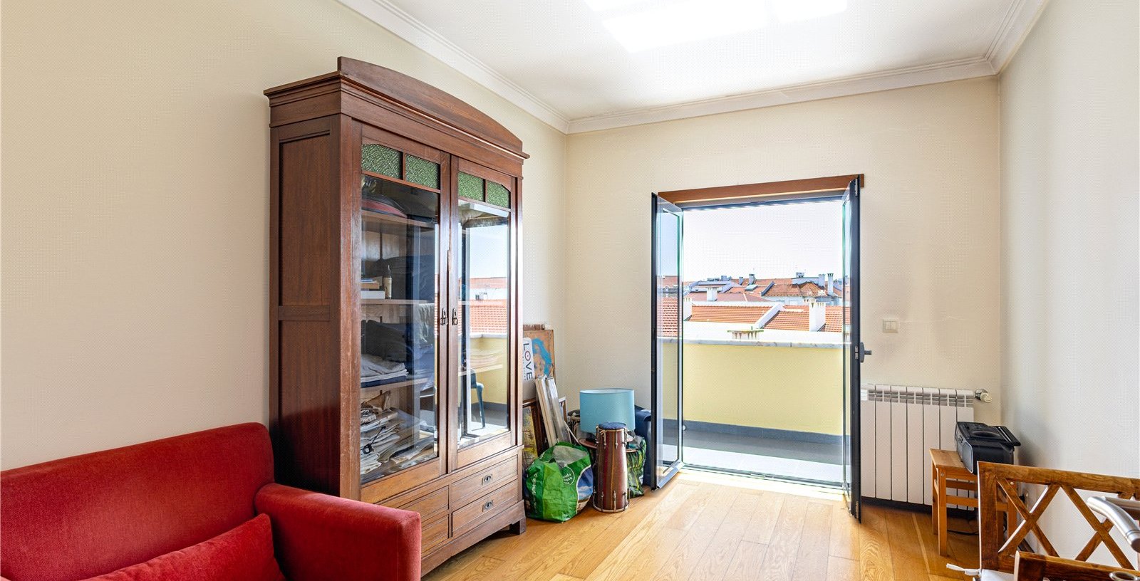 T4 Flat In Areeiro, Lisbon, Portugal, 1070-034, Portugal - Picture 12