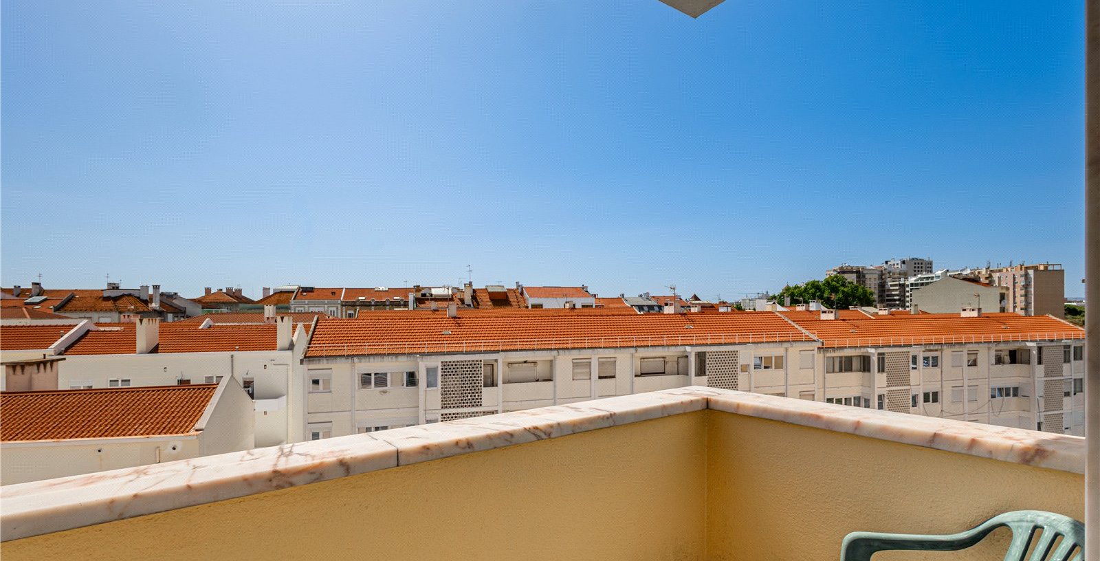 T4 Flat In Areeiro, Lisbon, Portugal, 1070-034, Portugal - Picture 13