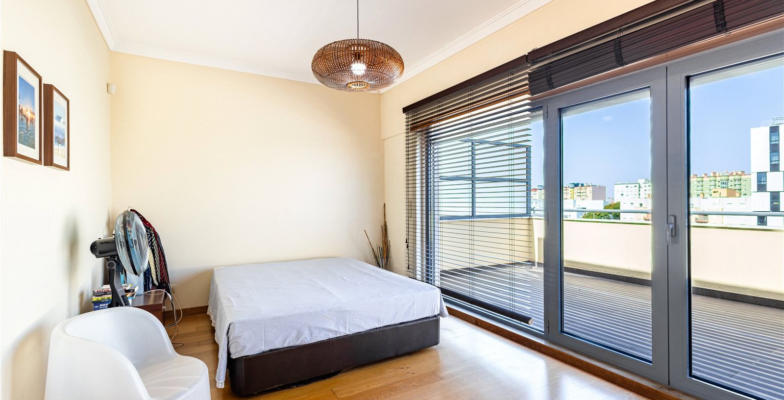 T4 Flat In Areeiro, Lisbon, Portugal, 1070-034, Portugal - Picture 19