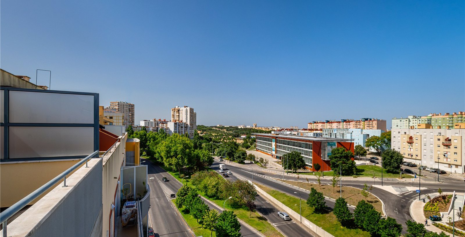 T4 Flat In Areeiro, Lisbon, Portugal, 1070-034, Portugal - Picture 23