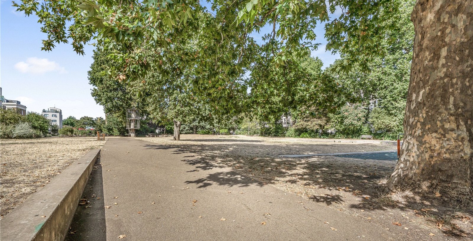 Arundel Square, London, N7 - Picture 20