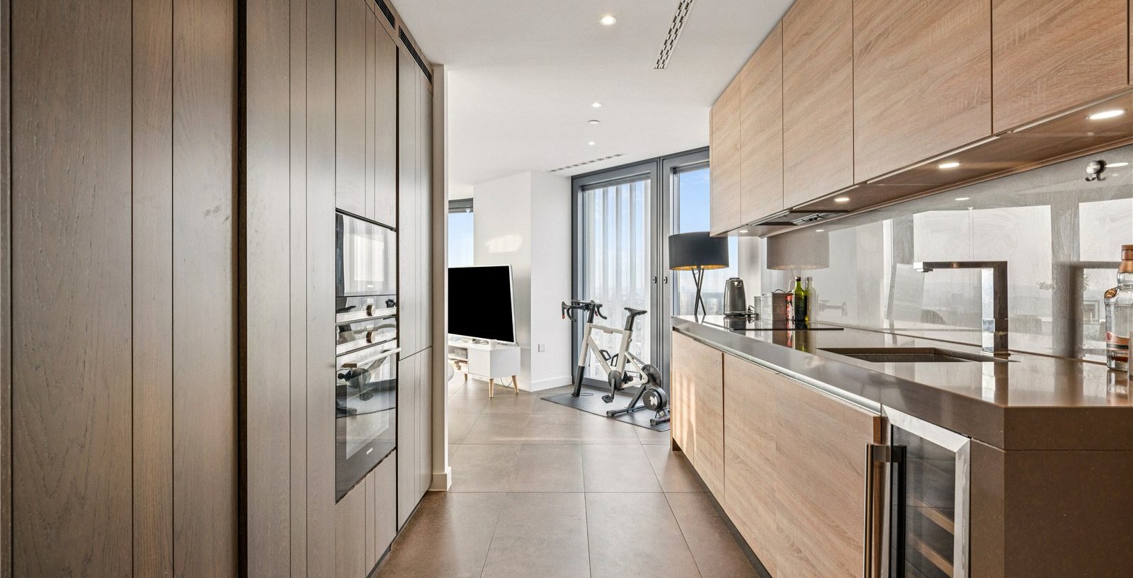 Chronicle Tower, London, EC1V - Picture 7