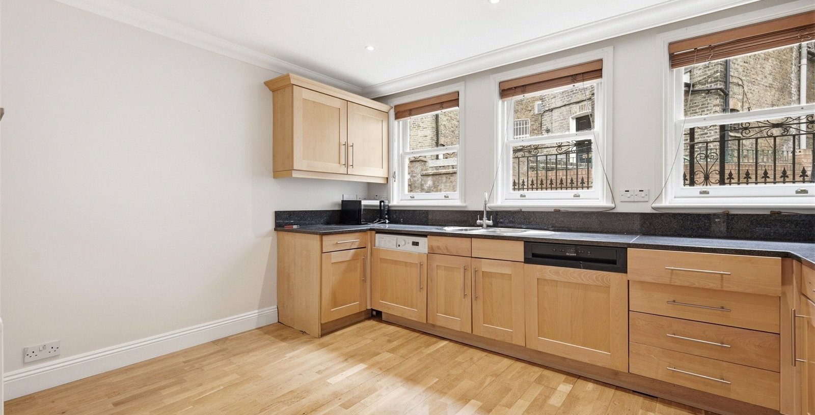 Aliwal Mews, London, SW11 - Picture 6