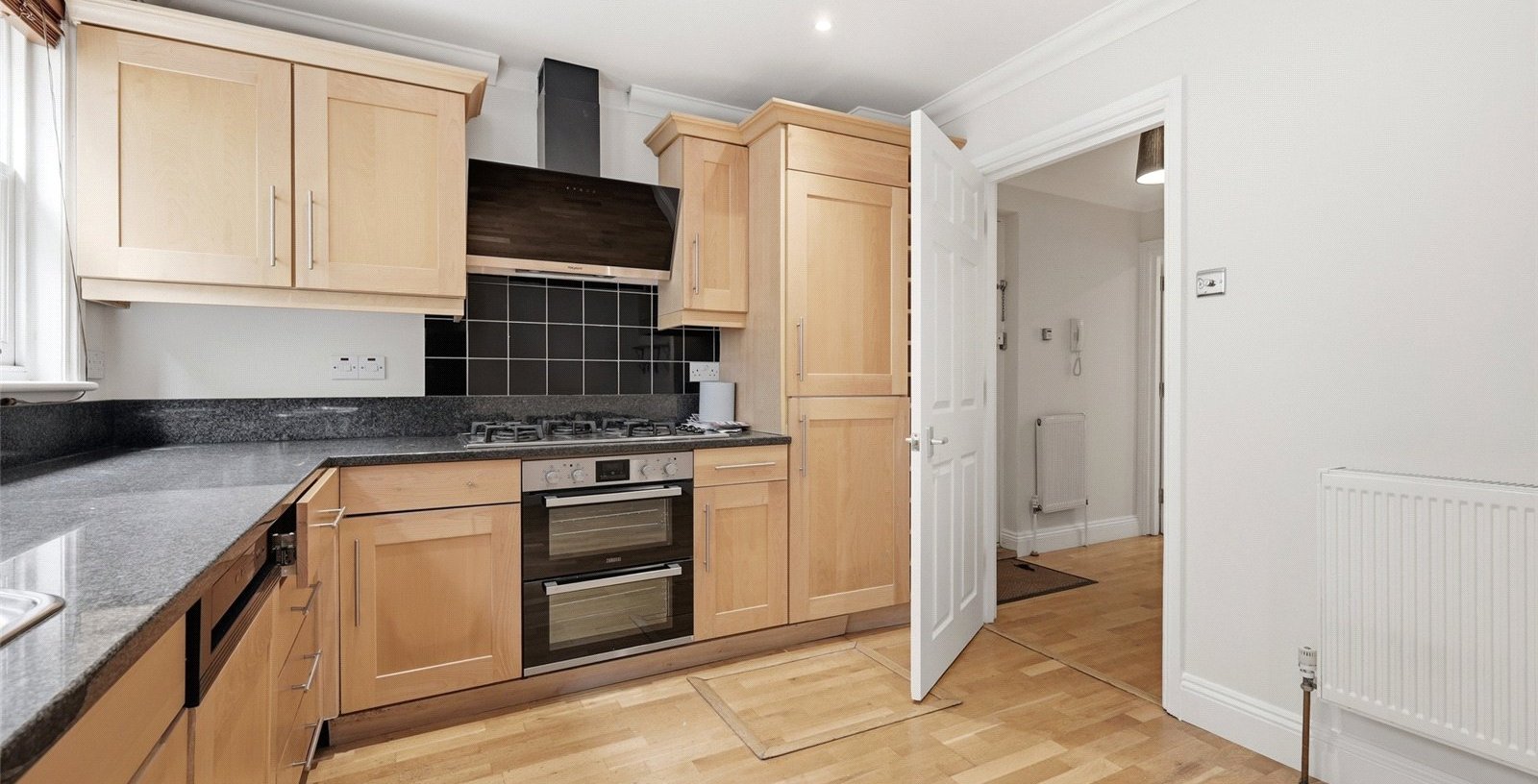 Aliwal Mews, London, SW11 - Picture 2