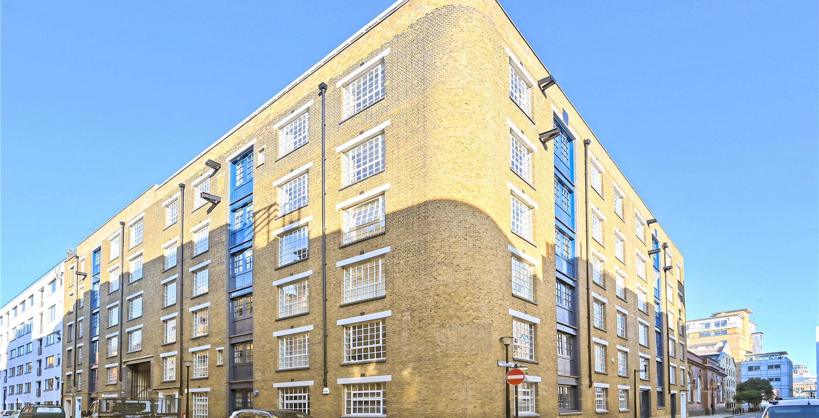 Tamarind Court, London, SE1 - Picture 17