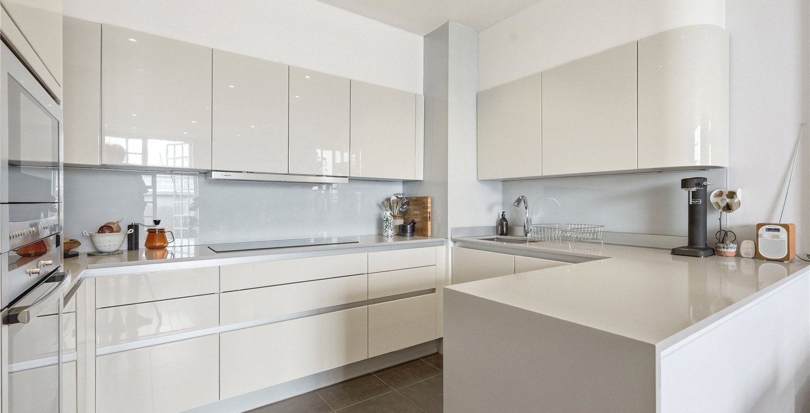 Tamarind Court, London, SE1 - Picture 2