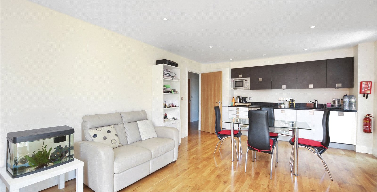 Mission Point, London, SE16 - Picture 4