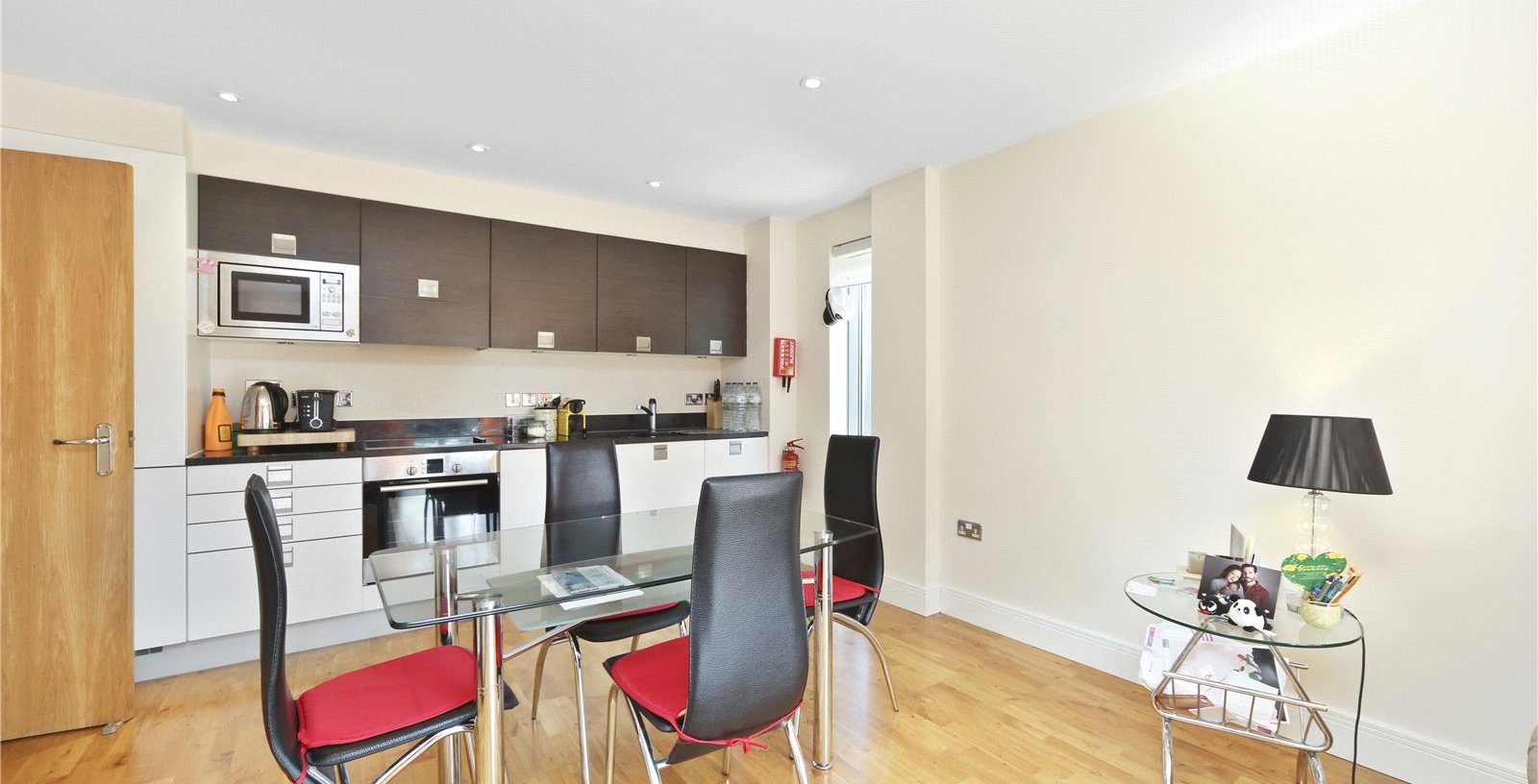 Mission Point, London, SE16 - Picture 10