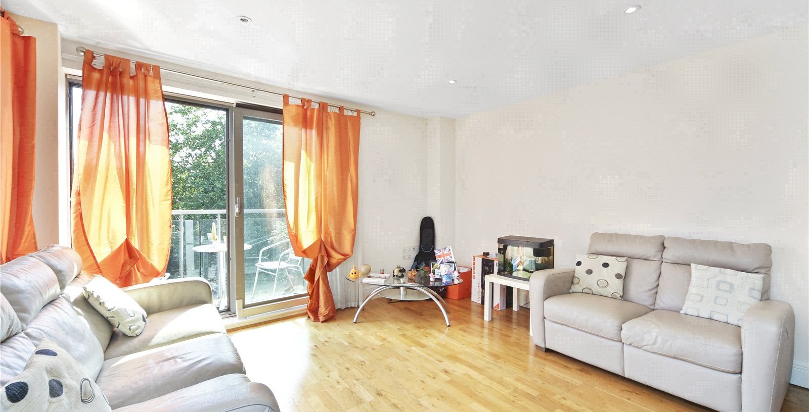 Mission Point, London, SE16 - Picture 3