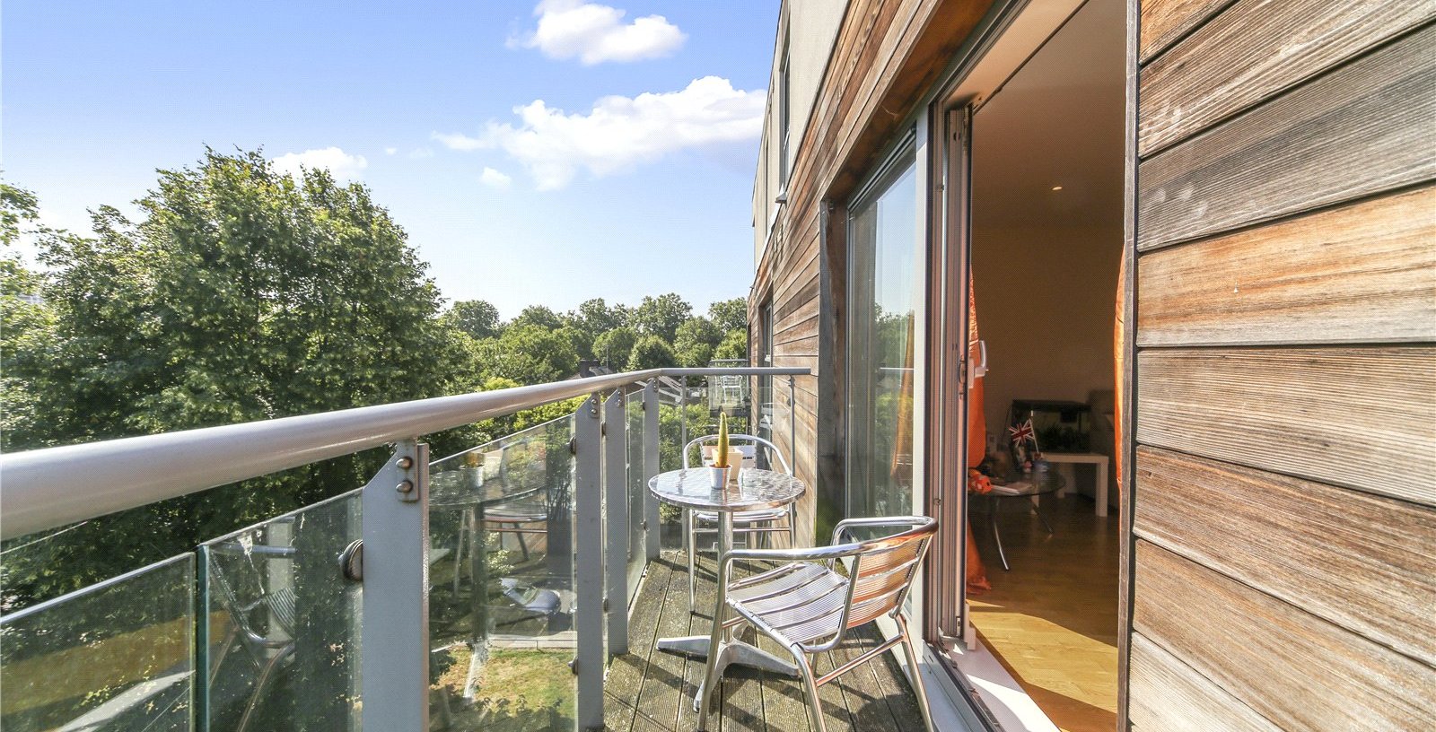 Mission Point, London, SE16 - Picture 2