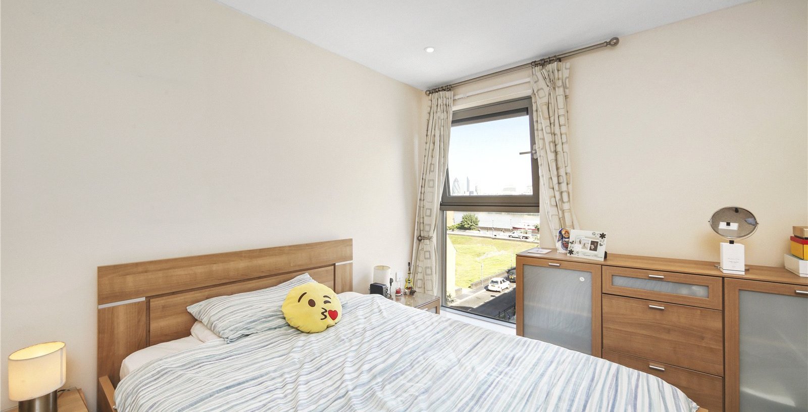Mission Point, London, SE16 - Picture 7