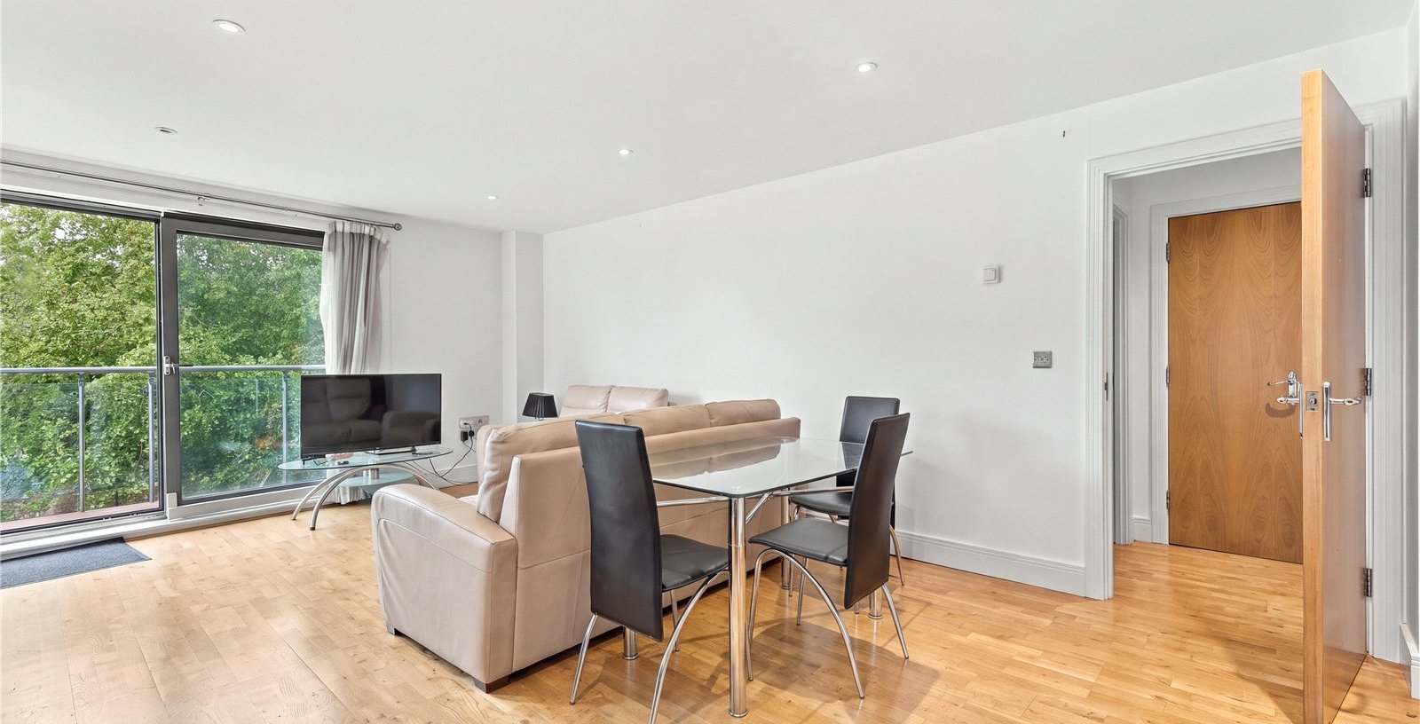 Mission Point, London, SE16 - Picture 11