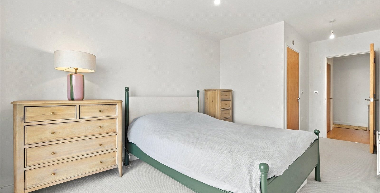Queens Court, London, SE16 - Picture 6
