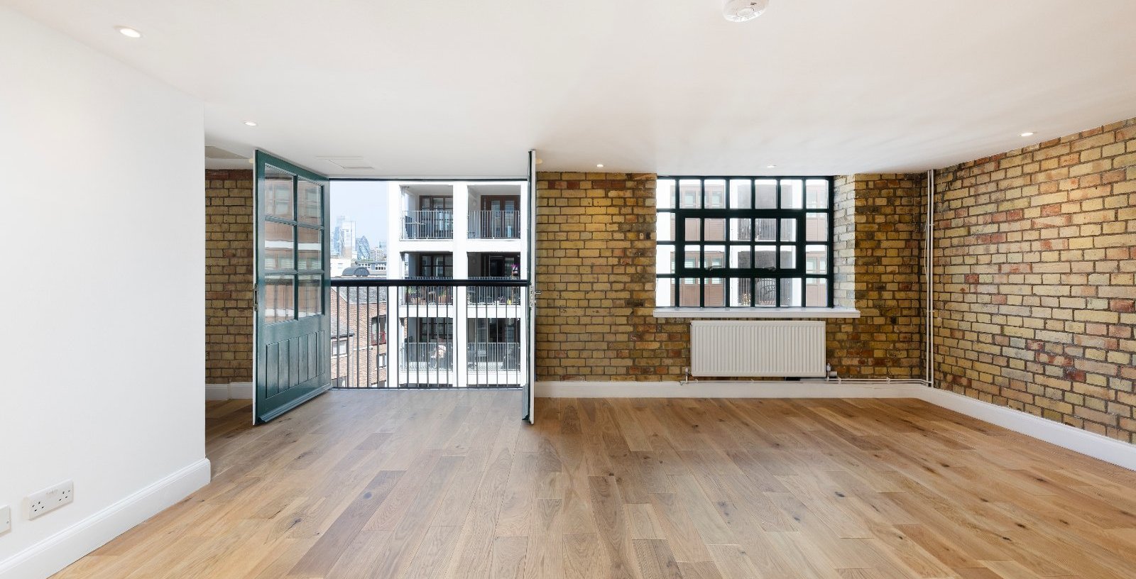 Merchant Court, London, E1W - Picture 1