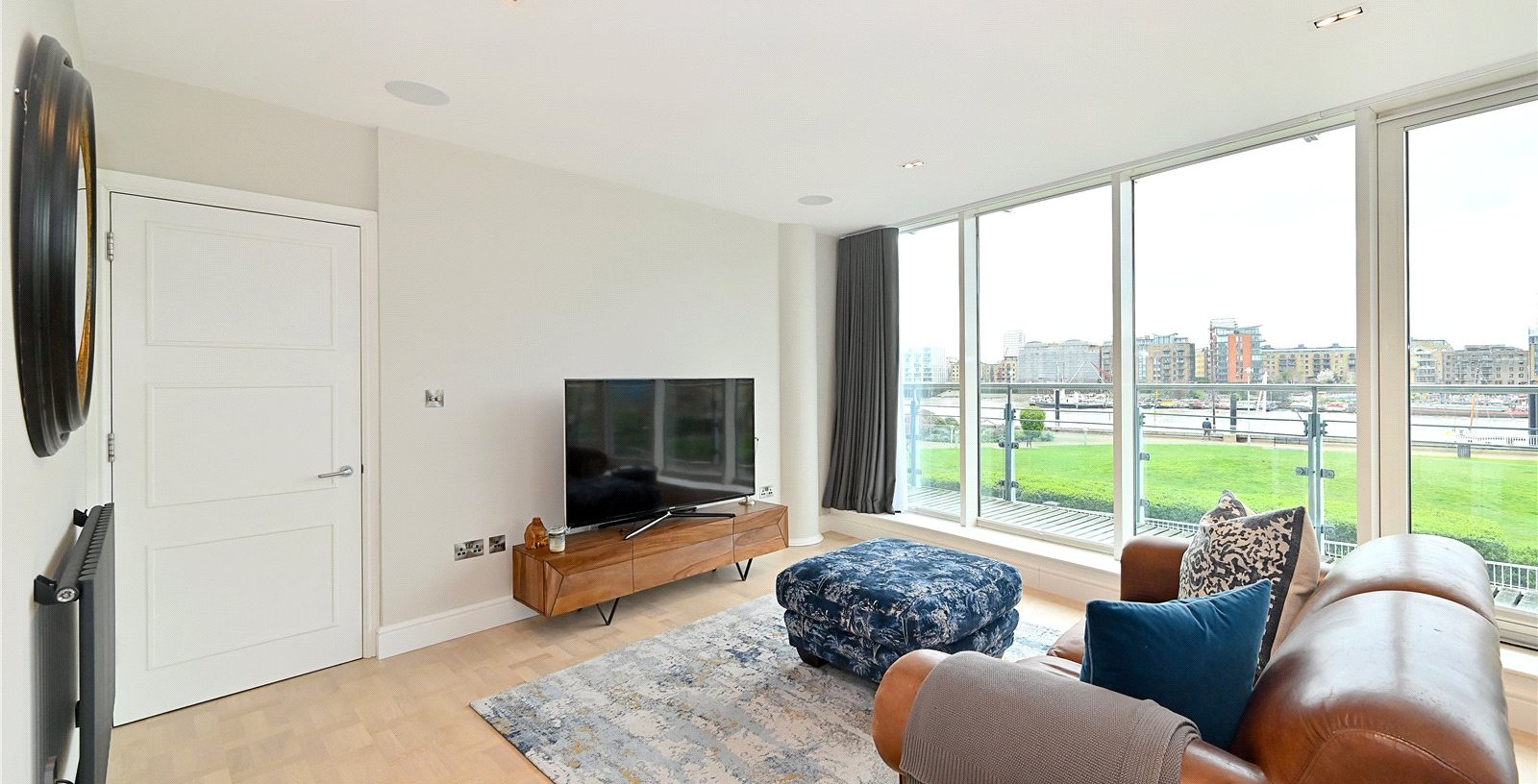 Halcyon Wharf, London, E1W - Picture 3