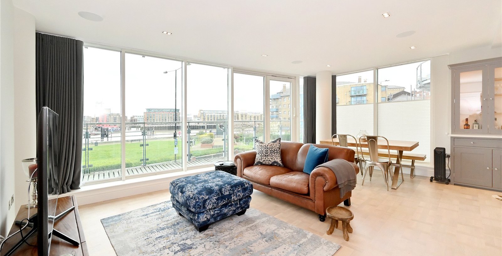 Halcyon Wharf, London, E1W - Picture 1