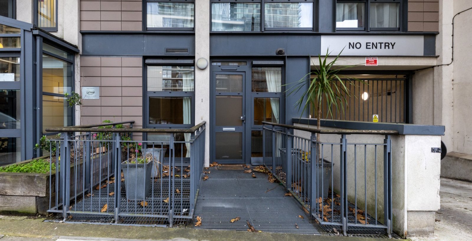 Manilla Street, London, E14 - Picture 8