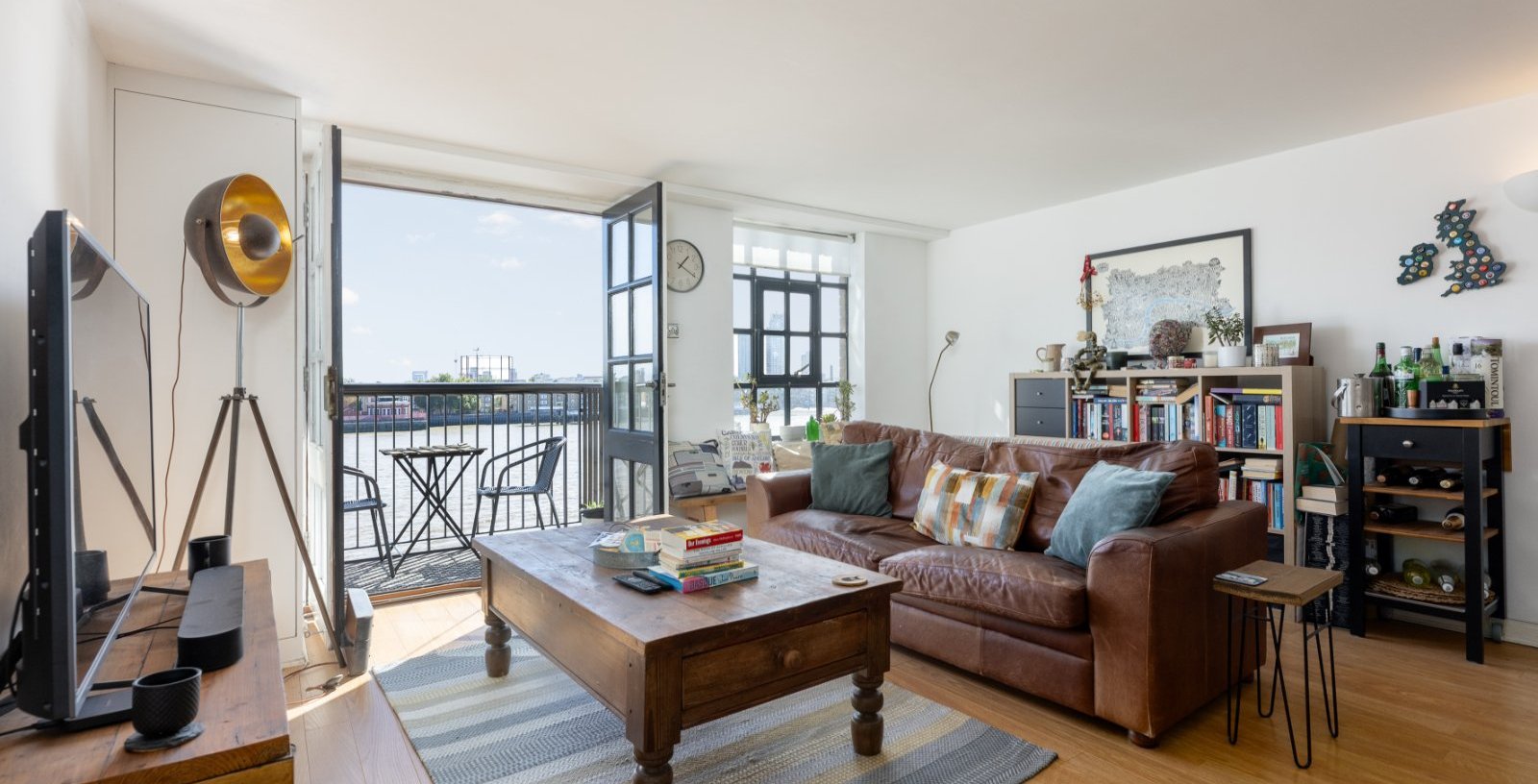 Merchant Court, London, E1W - Picture 1
