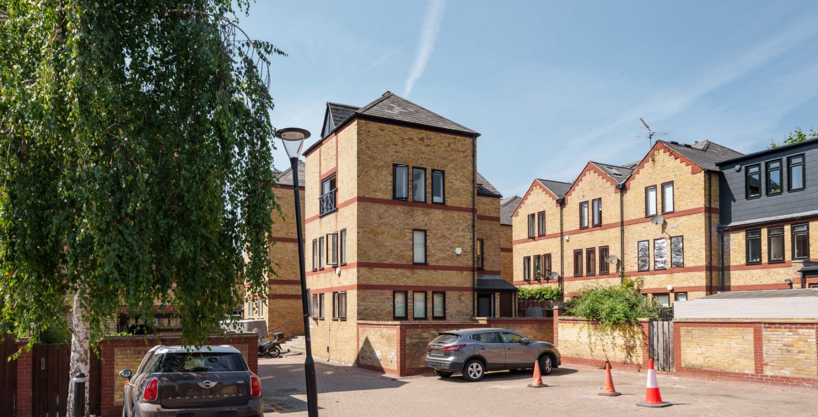 Lime Close, London, E1W - Picture 1
