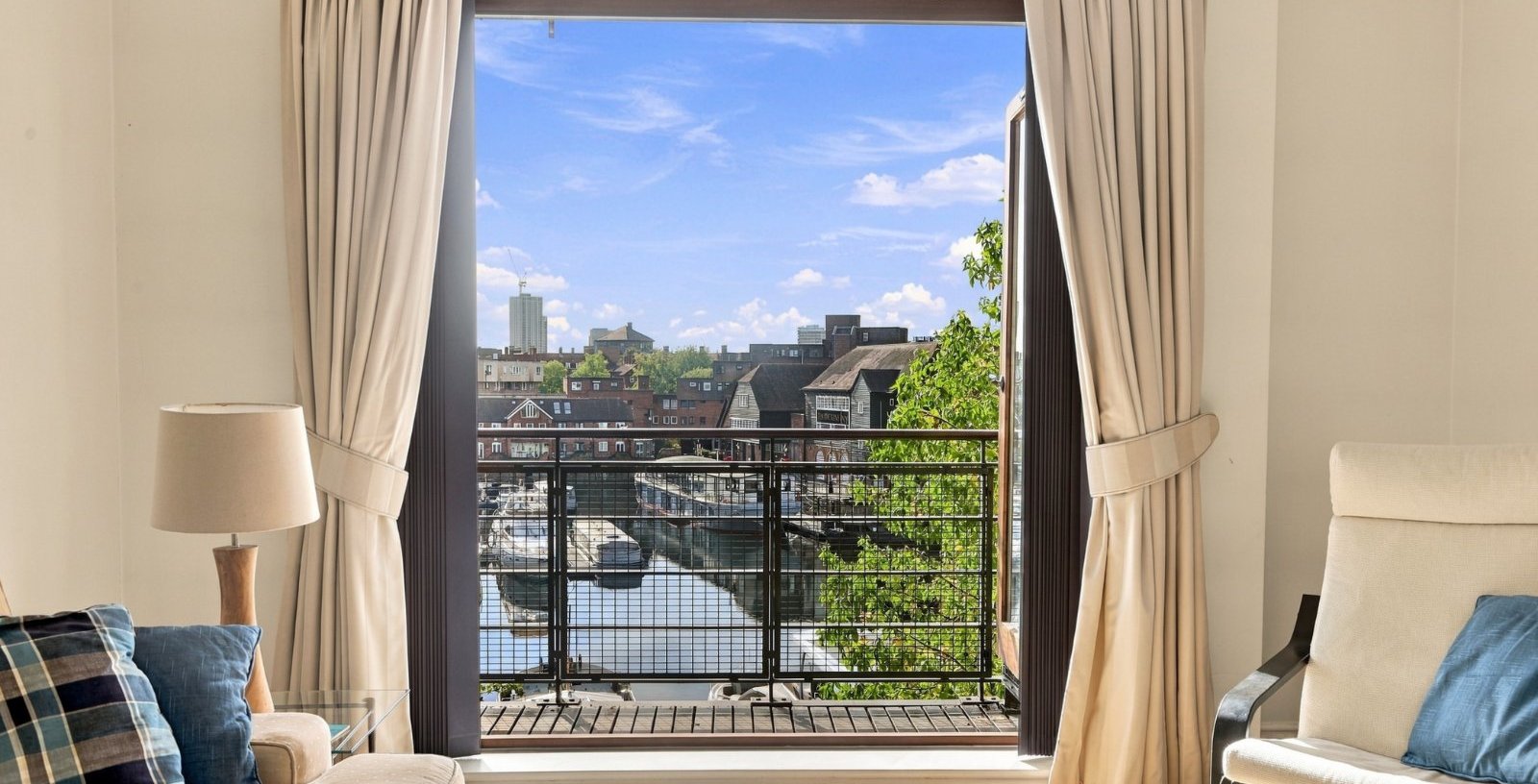 Merganser Court, London, E1W - Picture 2