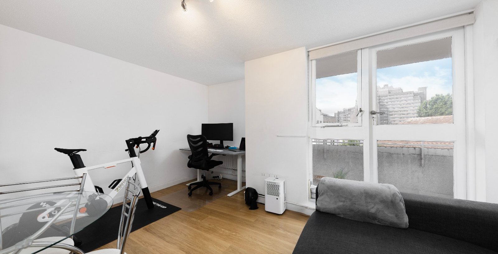 Burr Close, London, E1W - Picture 3