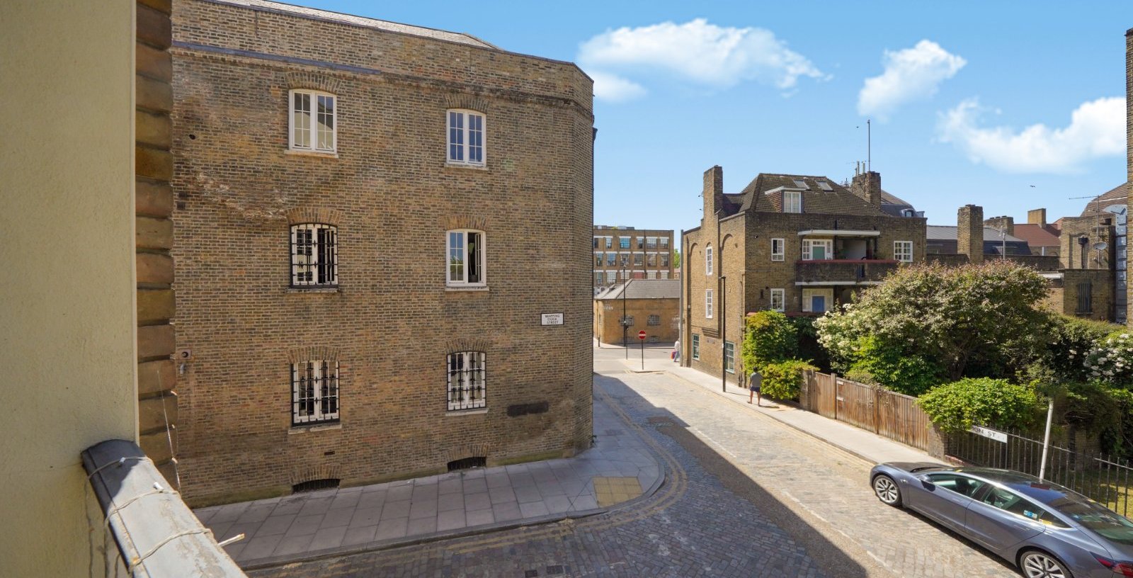Falconet Court, London, E1W - Picture 5
