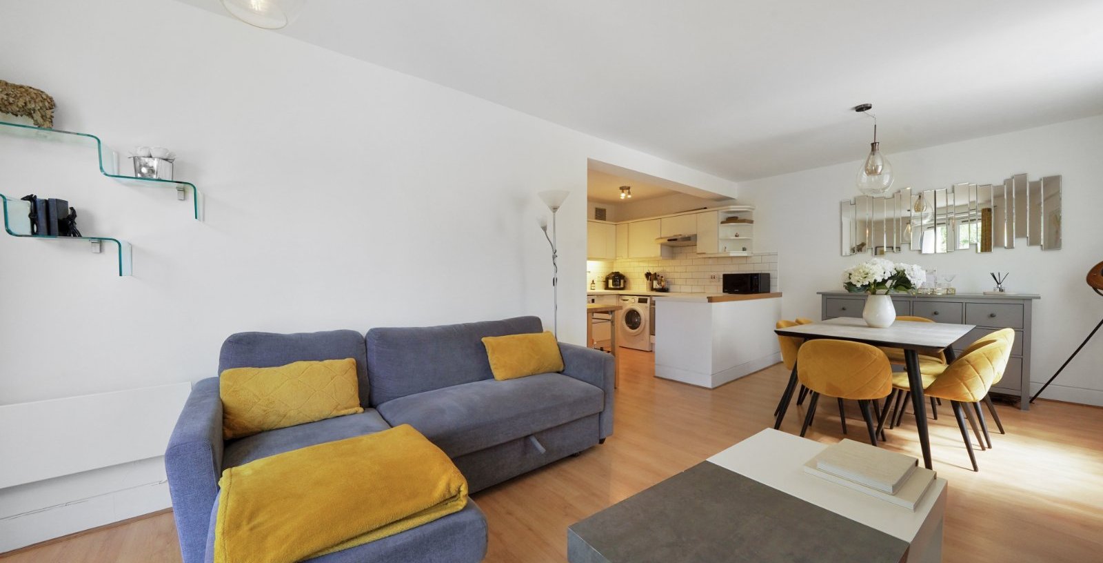 Falconet Court, London, E1W - Picture 1