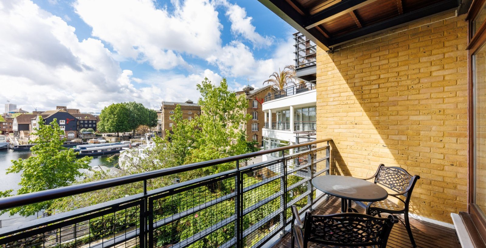 Jacana Court, London, E1W - Picture 2