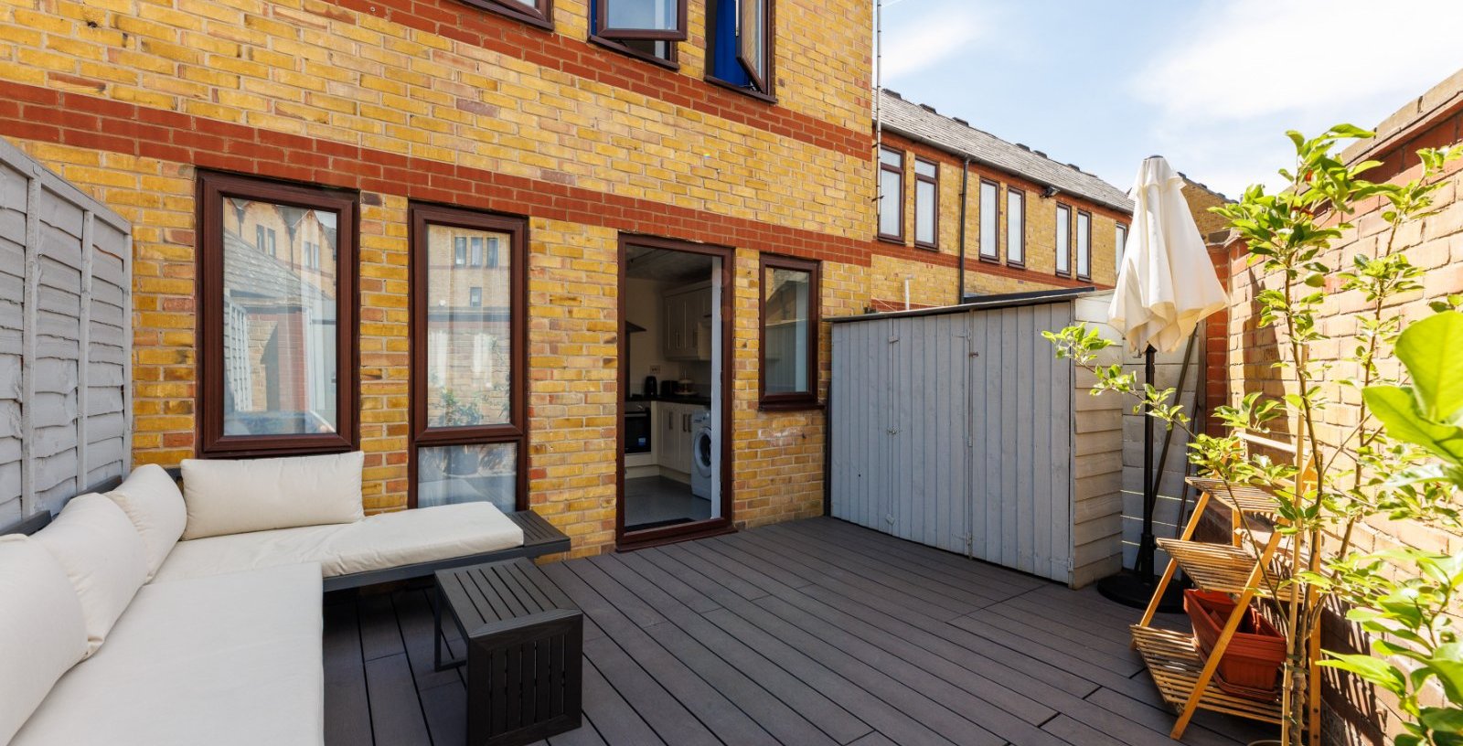 Douthwaite Square, London, E1W - Picture 6