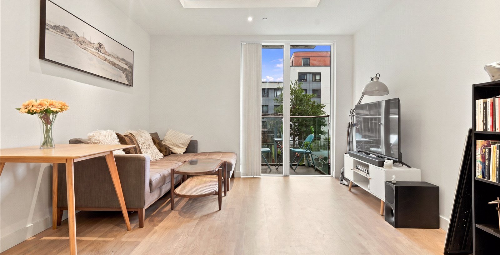 Park Vista Tower, London, E1W - Picture 1